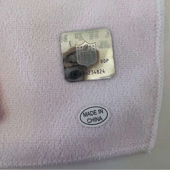 NFL L.A. Chargers Pink Breast Cancer Awareness Towels Set of 2 NEW C-10 - Picture 5 of 8